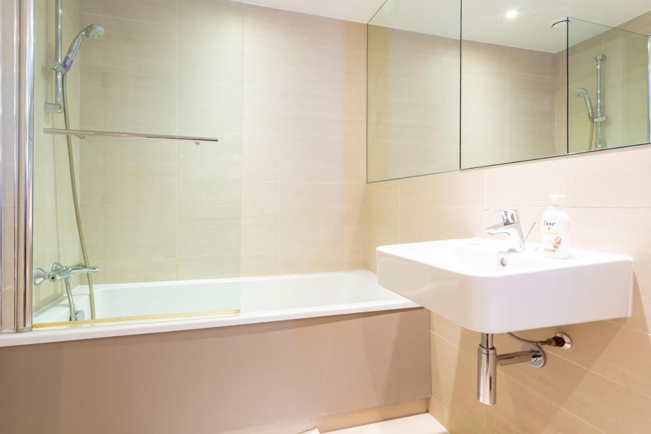 Amazing Modern 2 Bedroom Flat in Greenwich for 4 people London Exterior foto